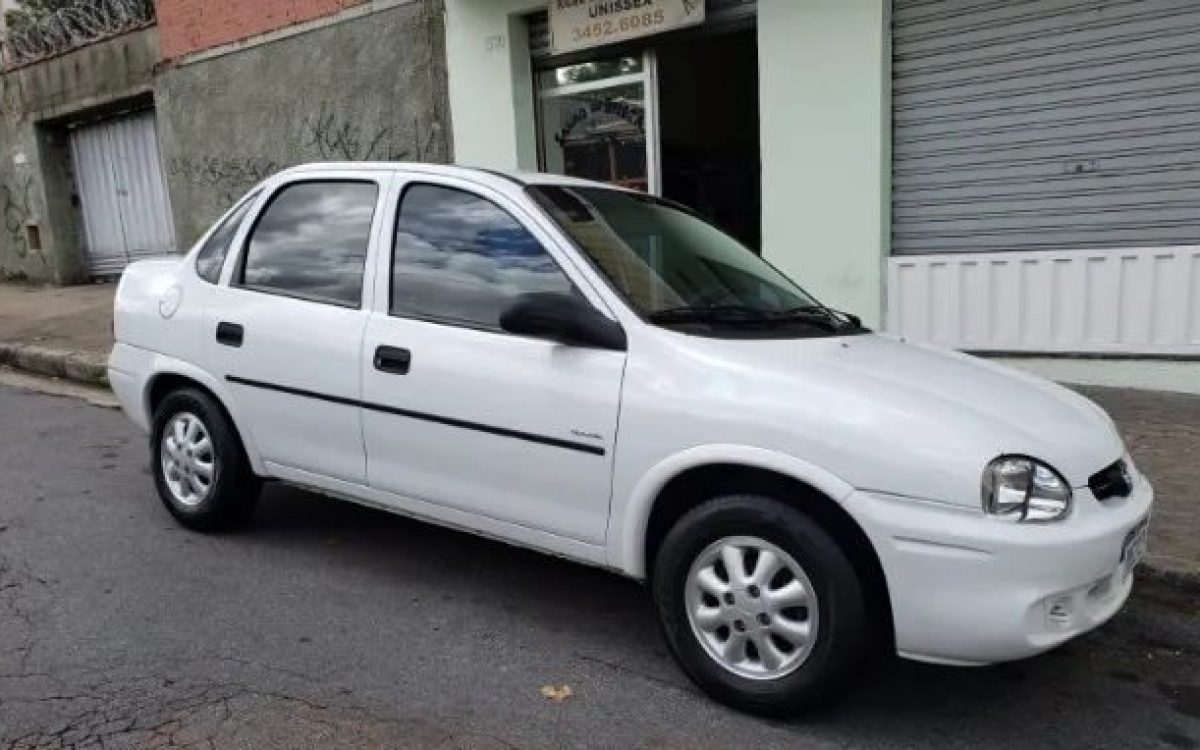 carro é furtado após motorista esquecer chave na ignição 