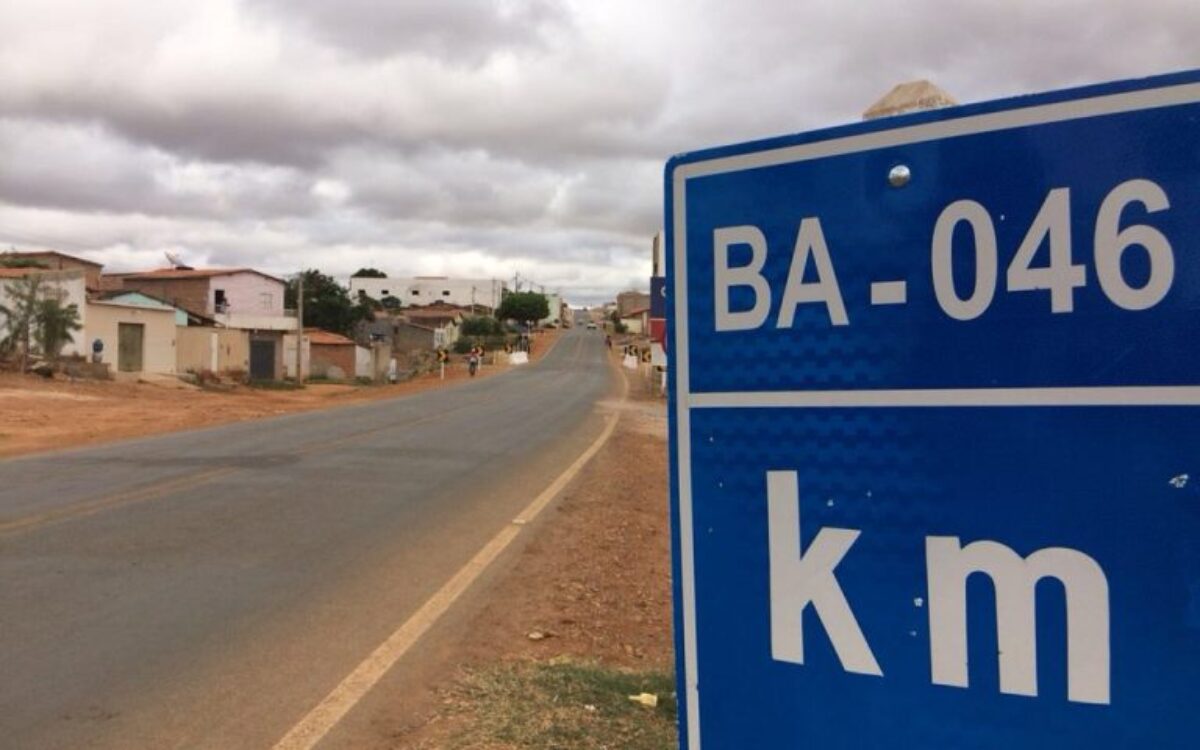 Veículo é tomado de assalto em rodovia de Barro Alto