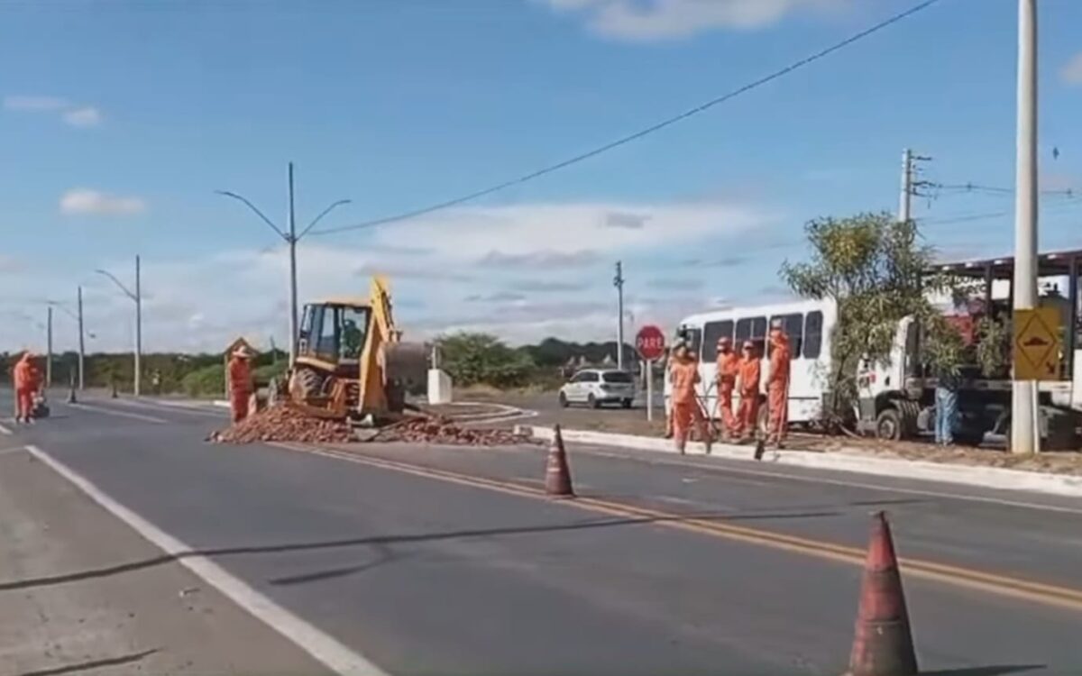 Trecho da BA-052 estará interditado até o final desta quarta-feira (10)